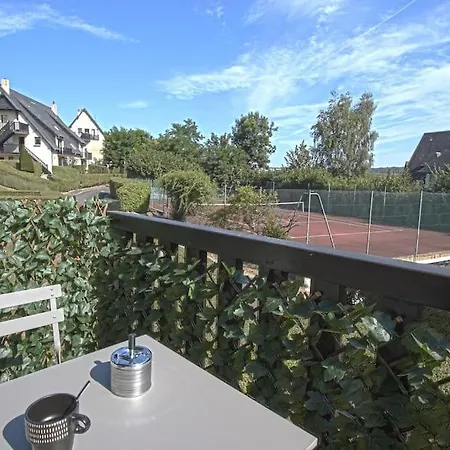 Cosy, 500m Pole International Du Cheval アパート ドーヴィル